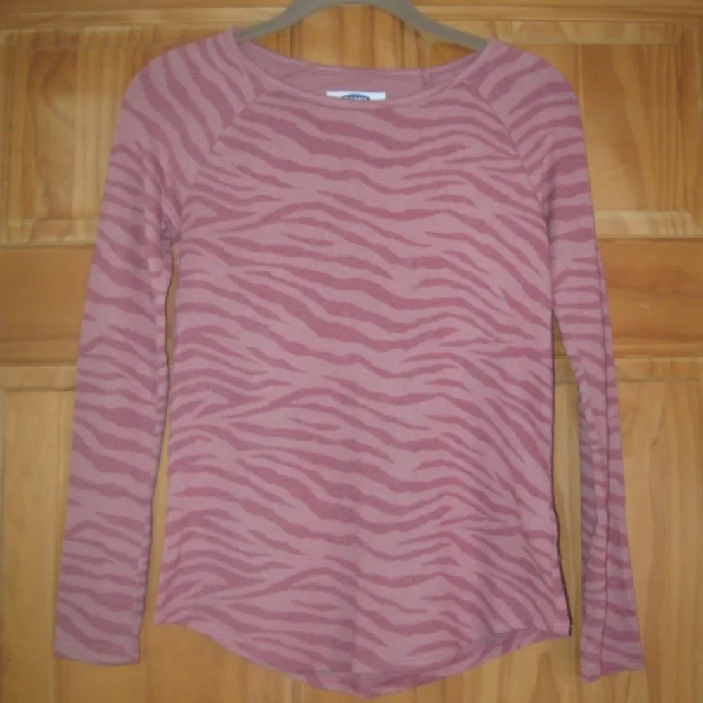 5/$30 Girls Old Navy Pink Long Sleeve Shirt